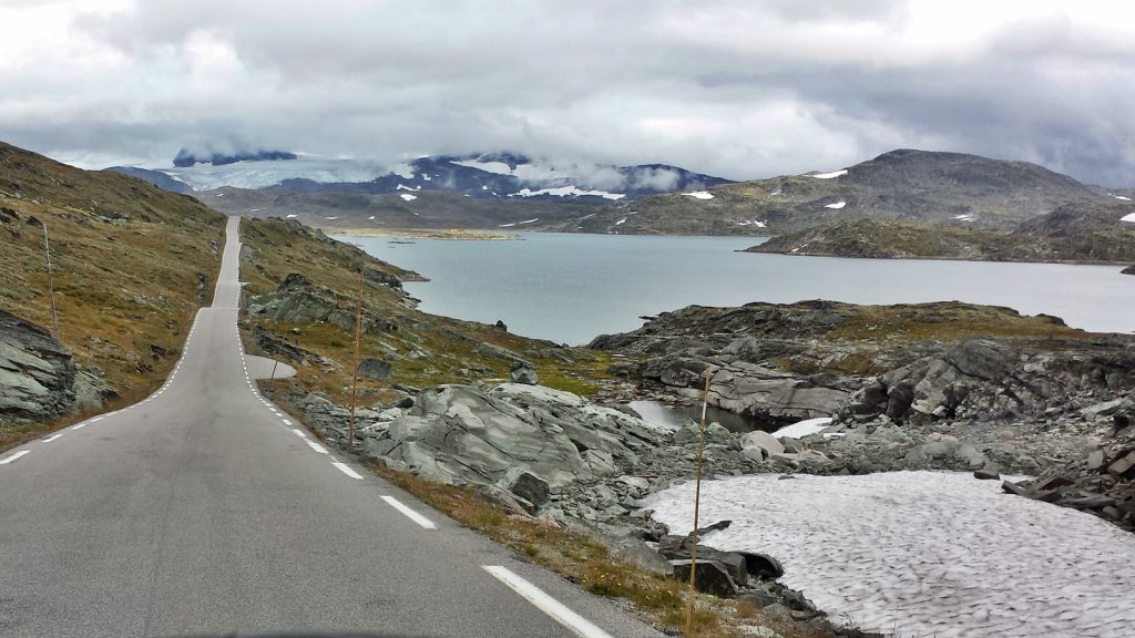 Road over Sognefjell