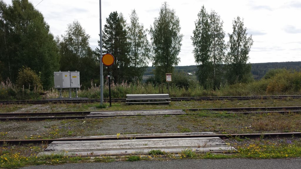 Station platform in Lit