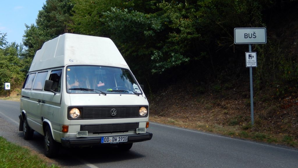 VW-Bus in Buš