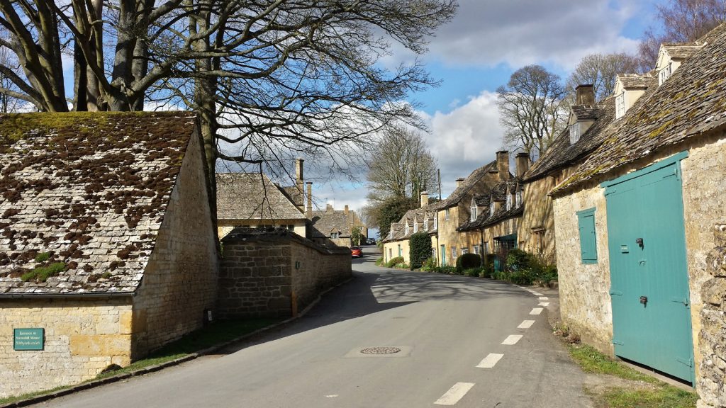 Main road in Snowshill