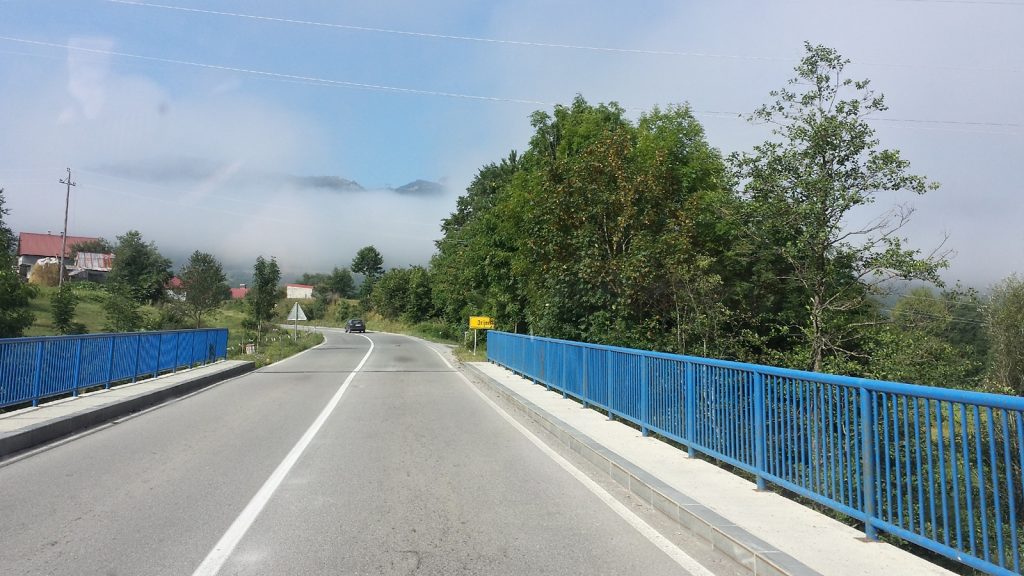 Albanische Alpen Wolken Montenegro Roadtrip