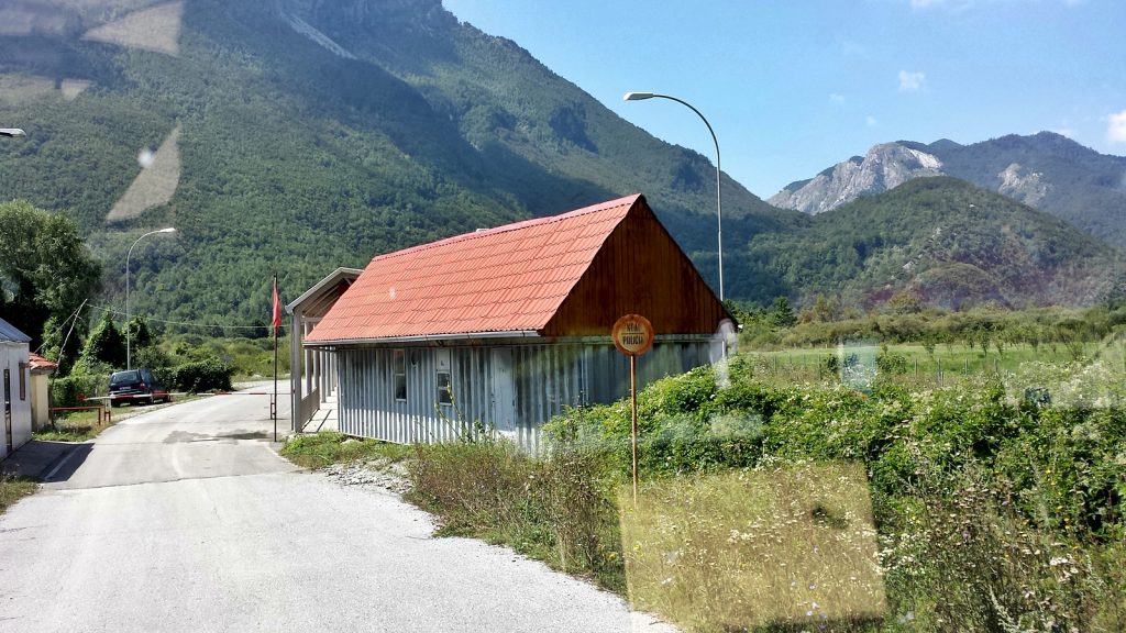 Albanische Grenze Montenegro Albanien bei Gusinje Vermosh