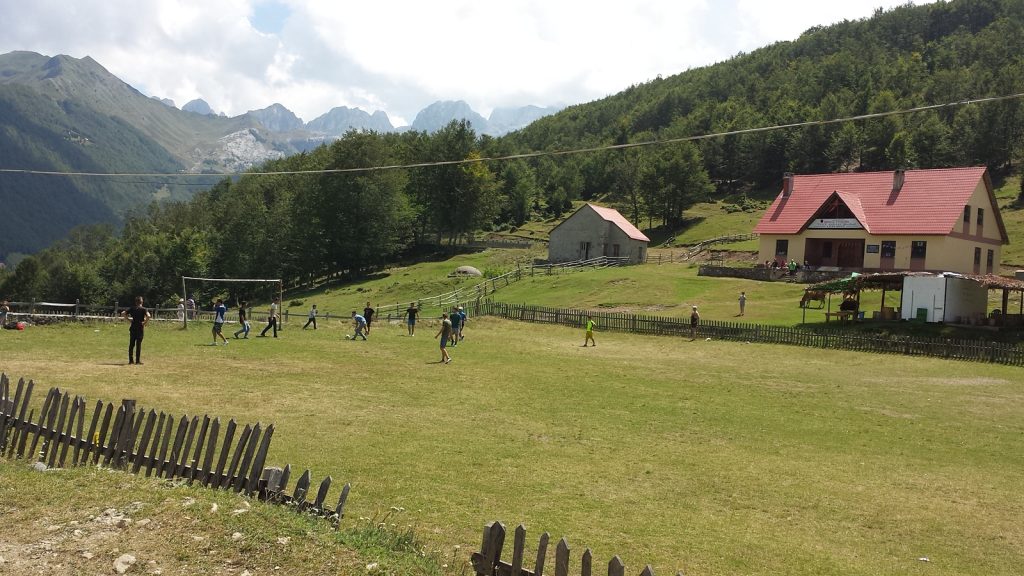 Roadtrip Albanien Fußball in Lepushe