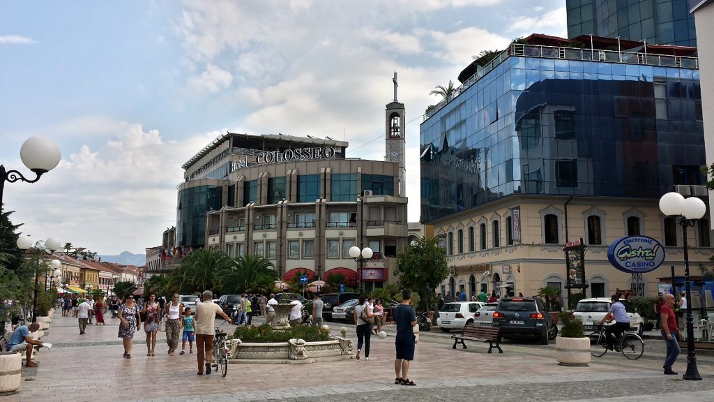 Fußgängerzone Rruga Kol Idromeno Shkoder Shkodra Albanien