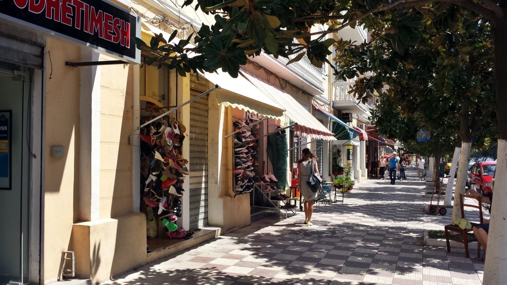 Allee Läden Shops Shkoder Albanien