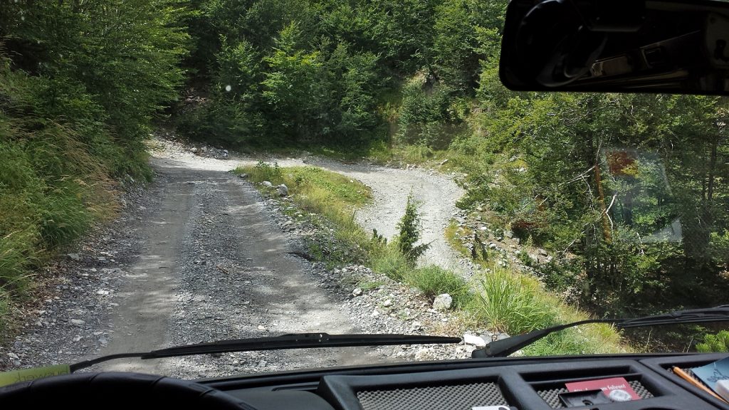 Enge Schotterpiste, Straße nach Theth, Bulli-Roadtrip Albanien 2016