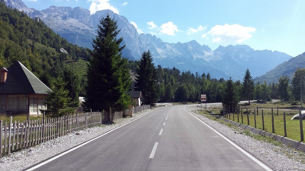 Zauberhaftes Valbonë, Albanien Roadtrip mit dem Bulli, Sommer 2016