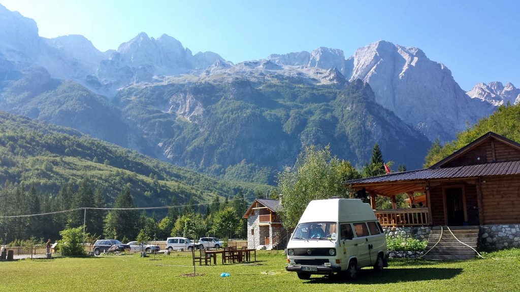 Mit dem Bulli über Nacht in Valbona, Albanien