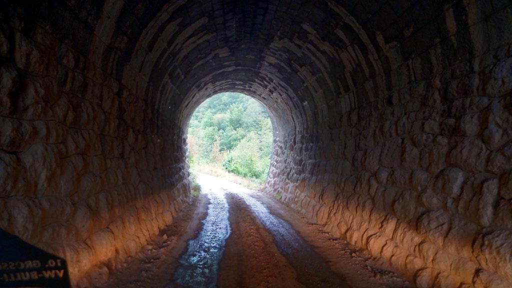 Alter Eisenbahntunnel Prace Canyon Bosnische Ostbahn