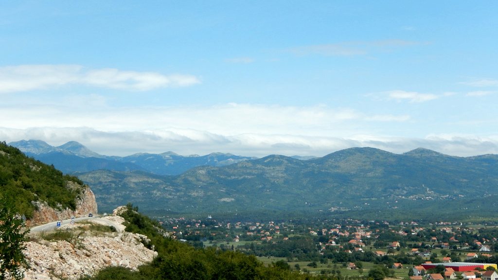 Blick ins Binnenland von Montenegro 