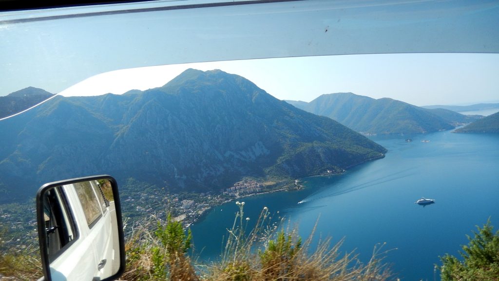 Ein letzter Blick aus dem Bulli auf die Bucht von Kotor