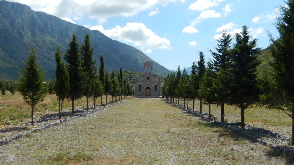 Kirche an der Straße nach Theth, Albanien