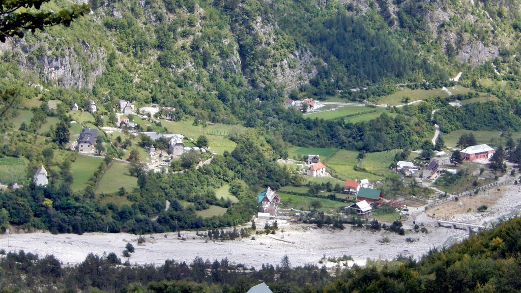 Blick auf die Streusiedlung Theth