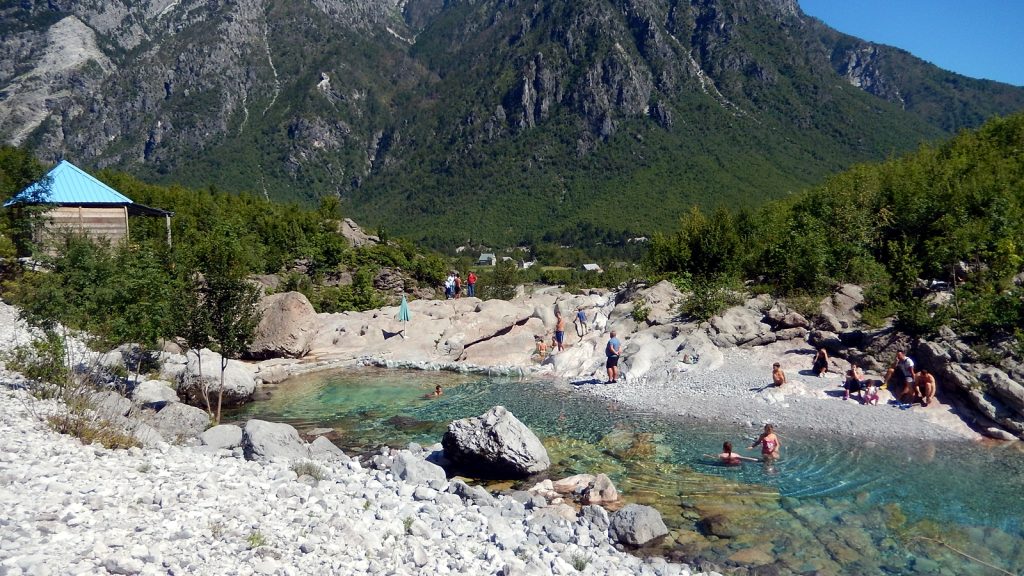 Improvisierte Badestelle am Shala-Fluss, Nderlysaj, Theth, Albanien