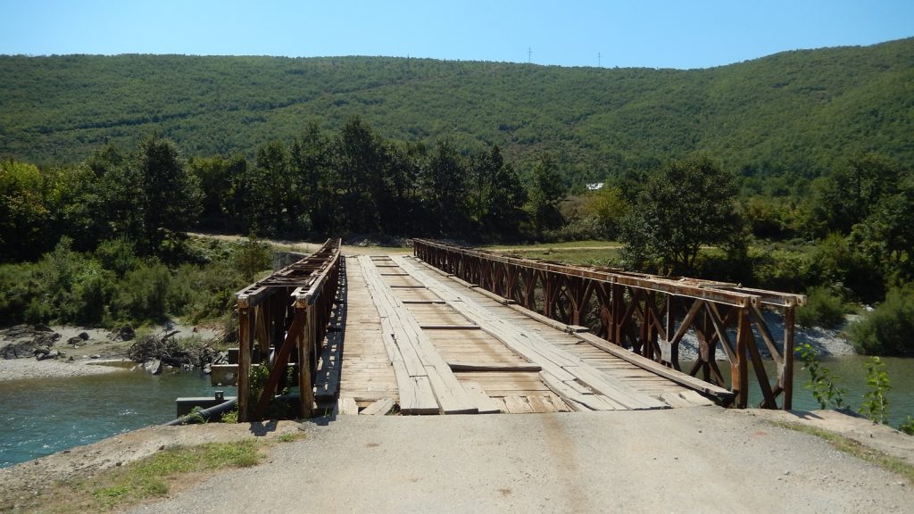 Straßenbrücke Albanien, 2016 Roadtrip Bulli