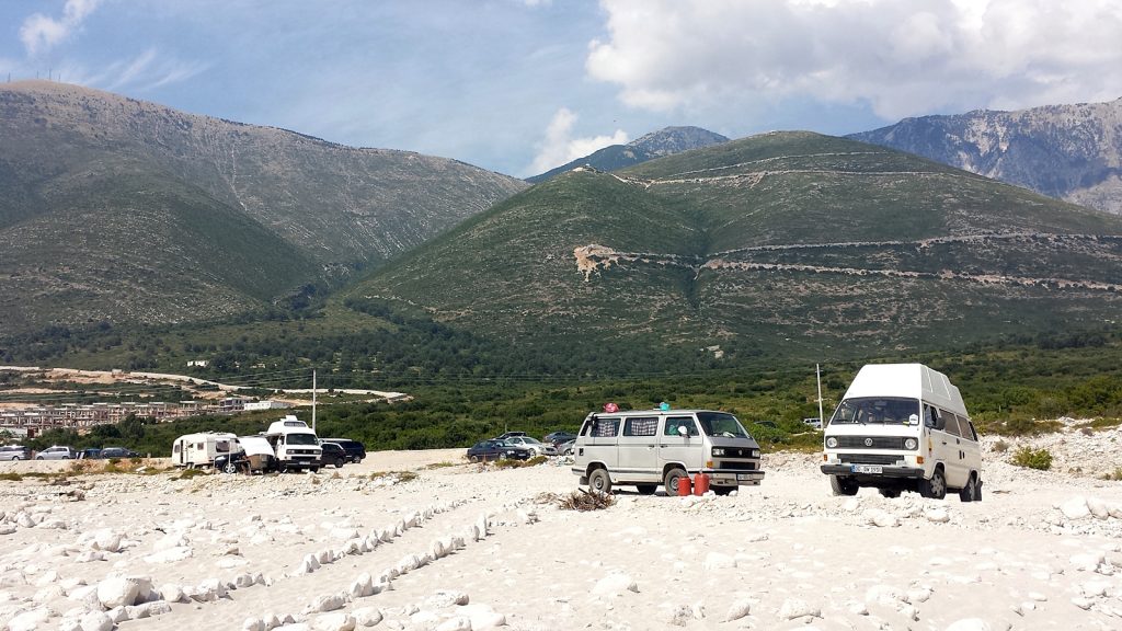 T3 Bullis am Strand, Albanien