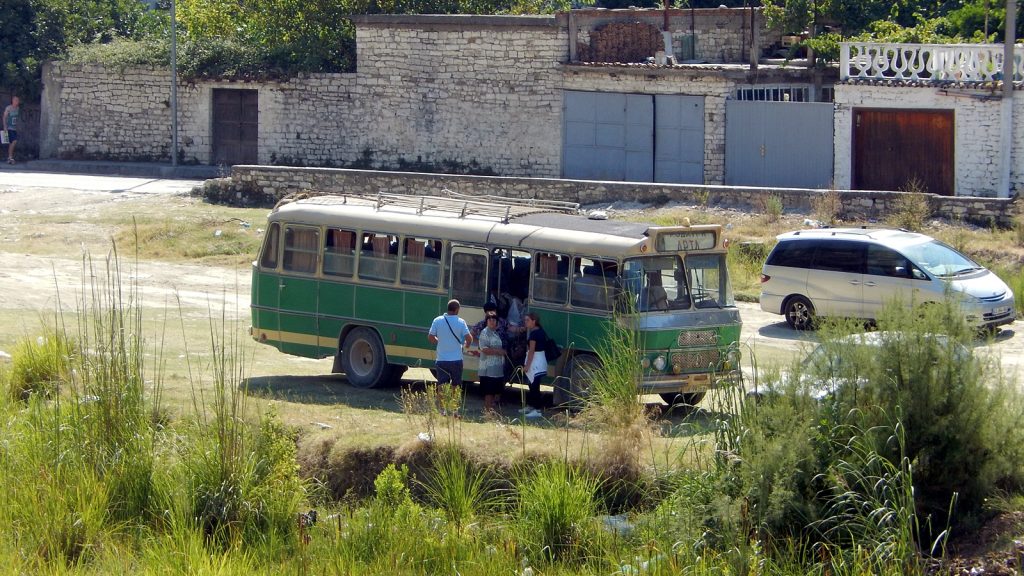 Sehr alter Linienbus, Berat, Albanien