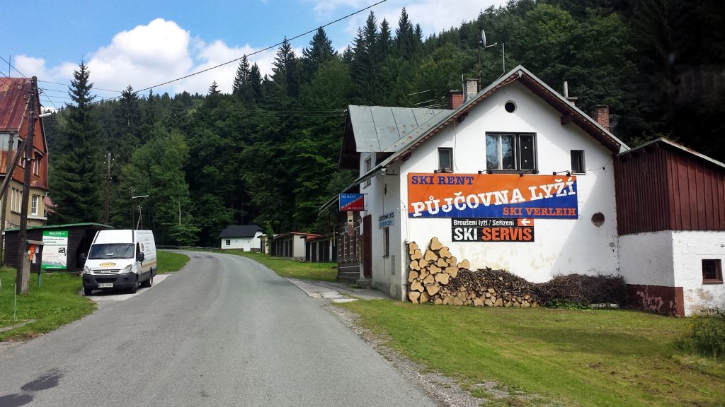 Mit dem Auto zur Elbquelle: Horní Mísečky