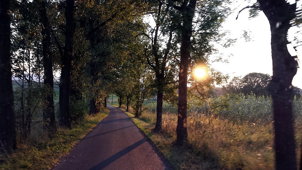 Kleinste Straßen auf dem Weg nach Košťálov