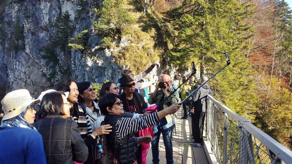 Japonesen Asiaten Japaner Chinesen Touristen Neuschwanstein Marienbrücke Pöllatschlucht