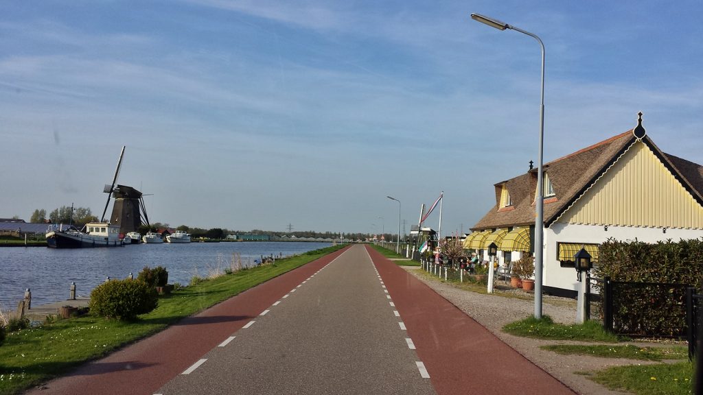 Windmühle, aber keine Tulpen: Holland