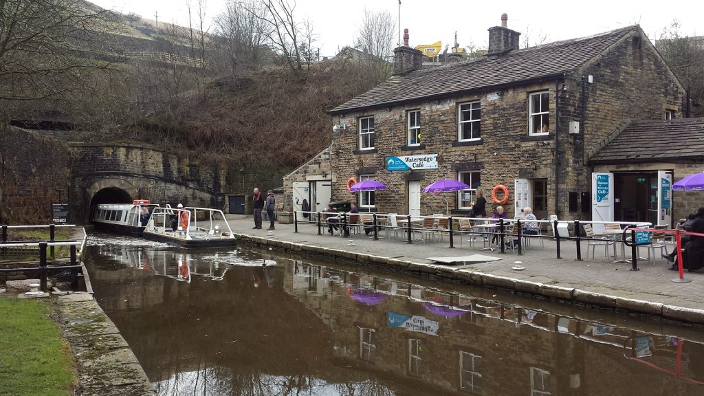 Standedge-Tunnel mit Besucherboot