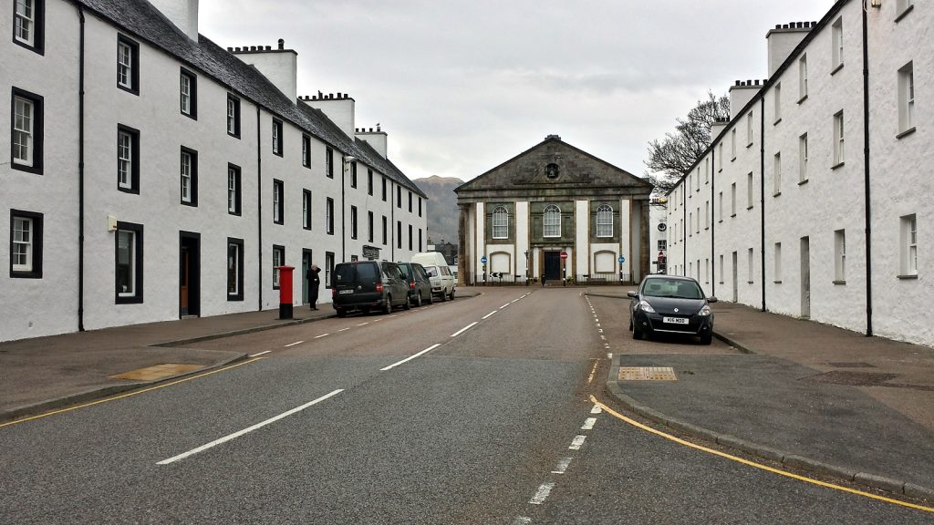 Hier kennt man noch keine Parkplatzsorgen: Inveraray