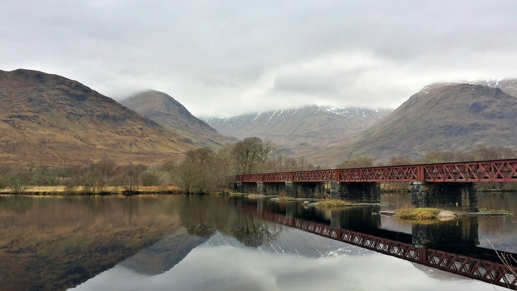 Eisenbahnbrücke über Loch Awe