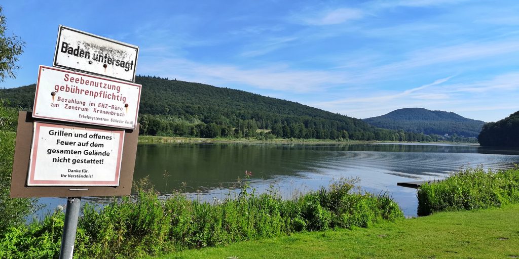 Willkommen in Deutschland: Verbote am Schiedersee