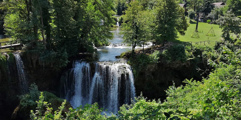 Wasserfall am Zusammenfluss von Slunjčica und Korana in Rastoke