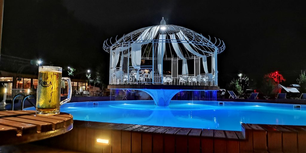 Abendstimmung am Pool, Camping Legjenda, Shkodër