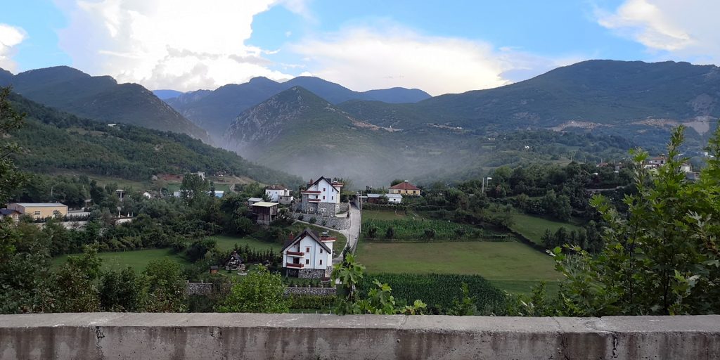 Nebel bei Fshat, Albanien