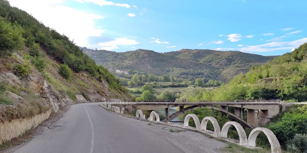 Brücke über den Schwarzen Drin