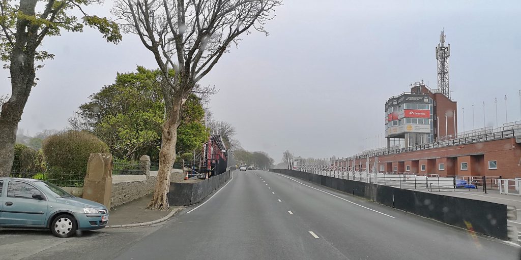 Start-/Zielgerade des Isle of Man TT
