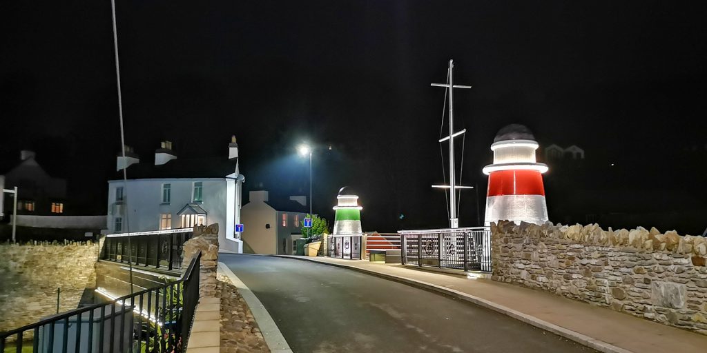 Brücke am Hafen bei Nacht, Laxey