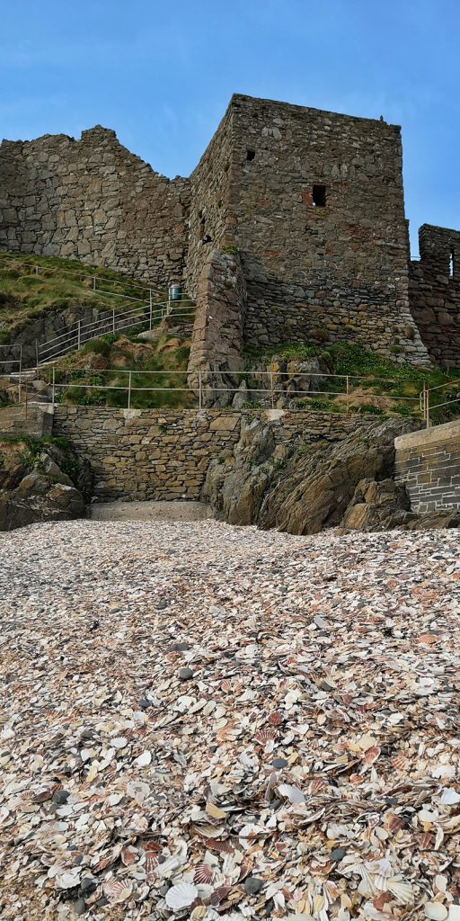 Peel Castle mit "Muschelstrand"