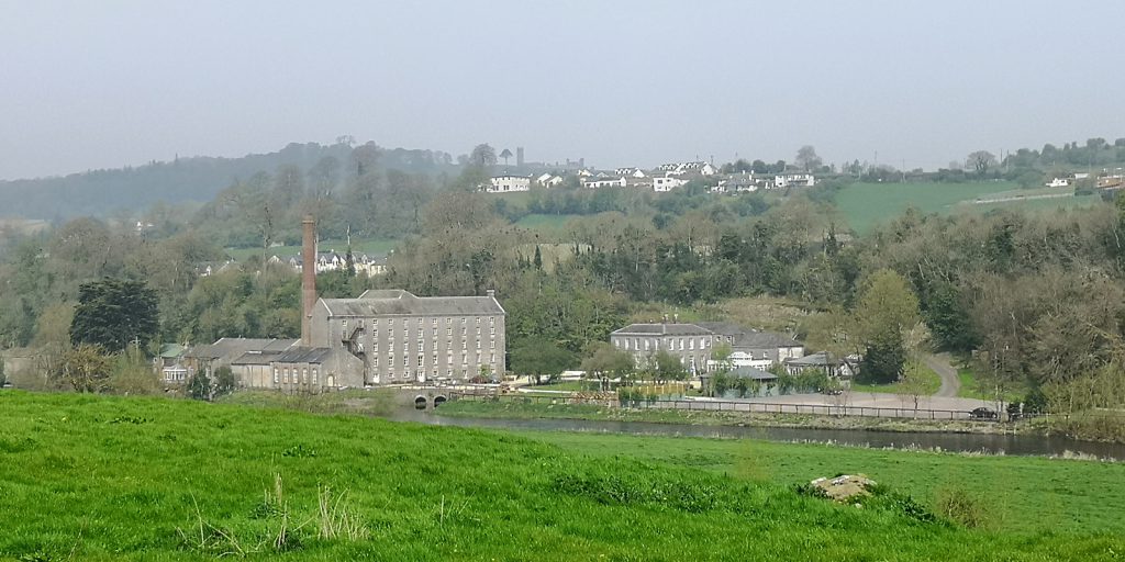 Altes Fabrikgebäude in Slane