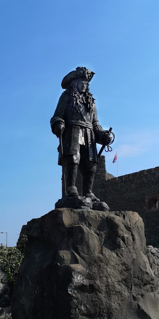 "Captain Morgan"-Statue King William III Monument