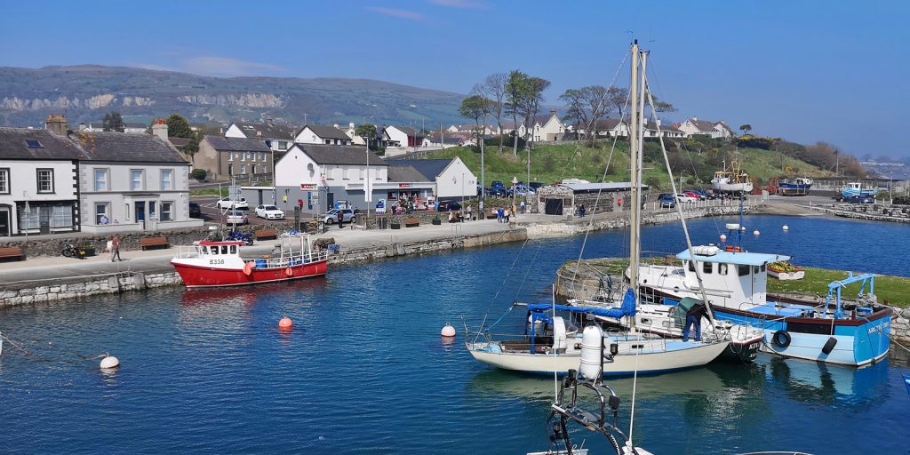 Der kleine Hafen von Carnlough