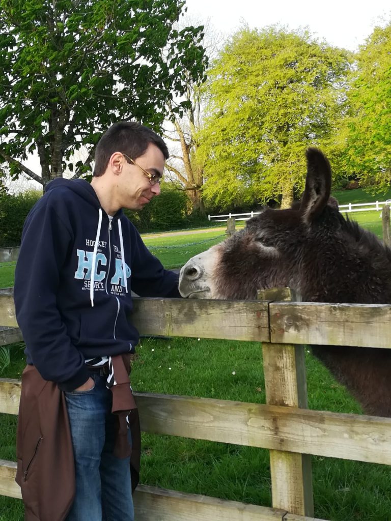 Freunde für einen Abend: Didi und der Esel, Photo ©Angela Schipman