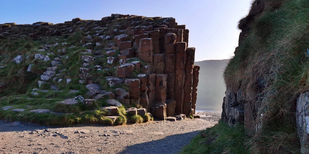 Durchgang am Giant's Causeway