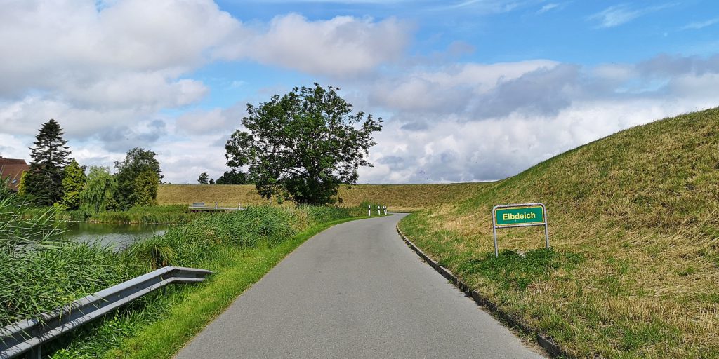 Elbdeich zwsichen Krummendeich und Balje