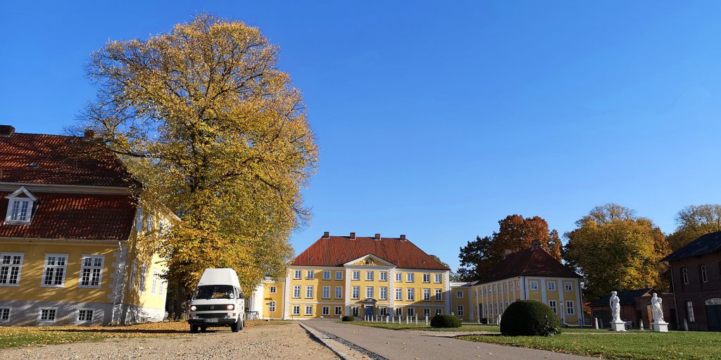 Bulli-Tour im Herbst: Schloß Wotersen