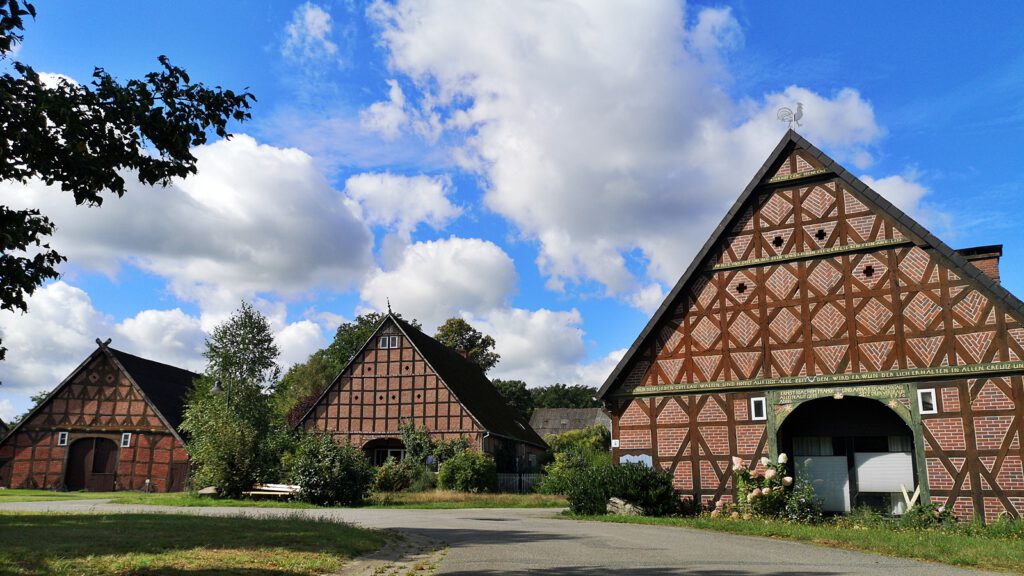 Zwei-, Vier- und Dreiständerhaus in Breese im Bruche