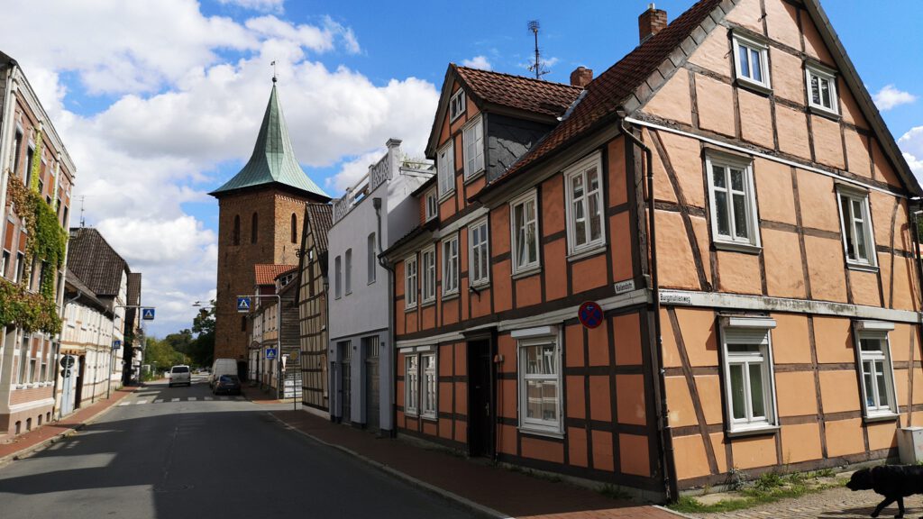 Der Glockenturm war vermutlich ein ehemaliger Torturm der Stadtmauer Lüchow