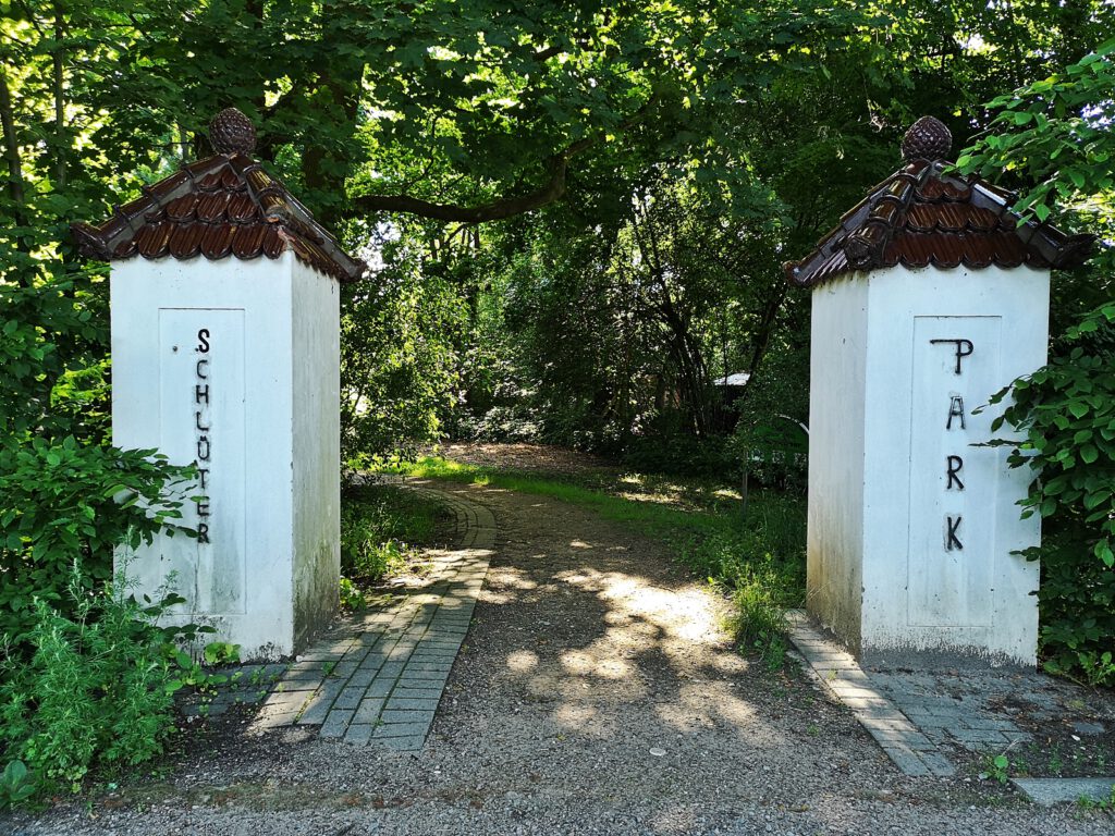 Eingangsportal des Schlüter Park