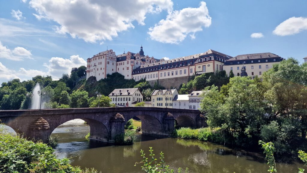 Schloss Weilburg mit Steinerner Brücke