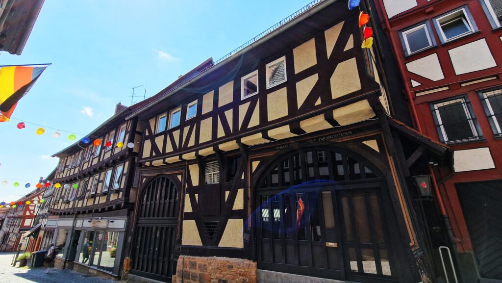 Erinnert an England: Tudor-Stil in der Oberen Fulder Gasse