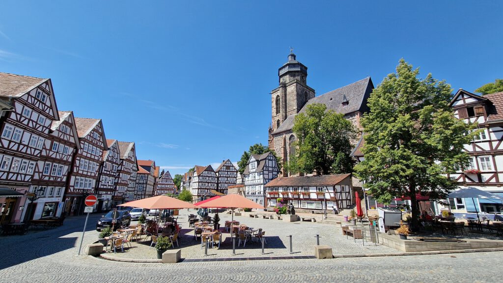 Marktplatz mit Stadtkirche St. Marien